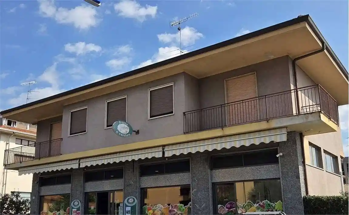 Casa indipendente in vendita a Borgomanero