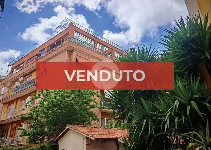 Appartamento in vendita a Roma