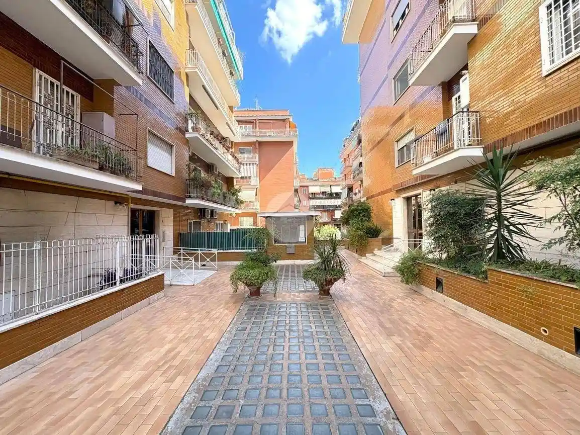 Appartamento in vendita a Roma