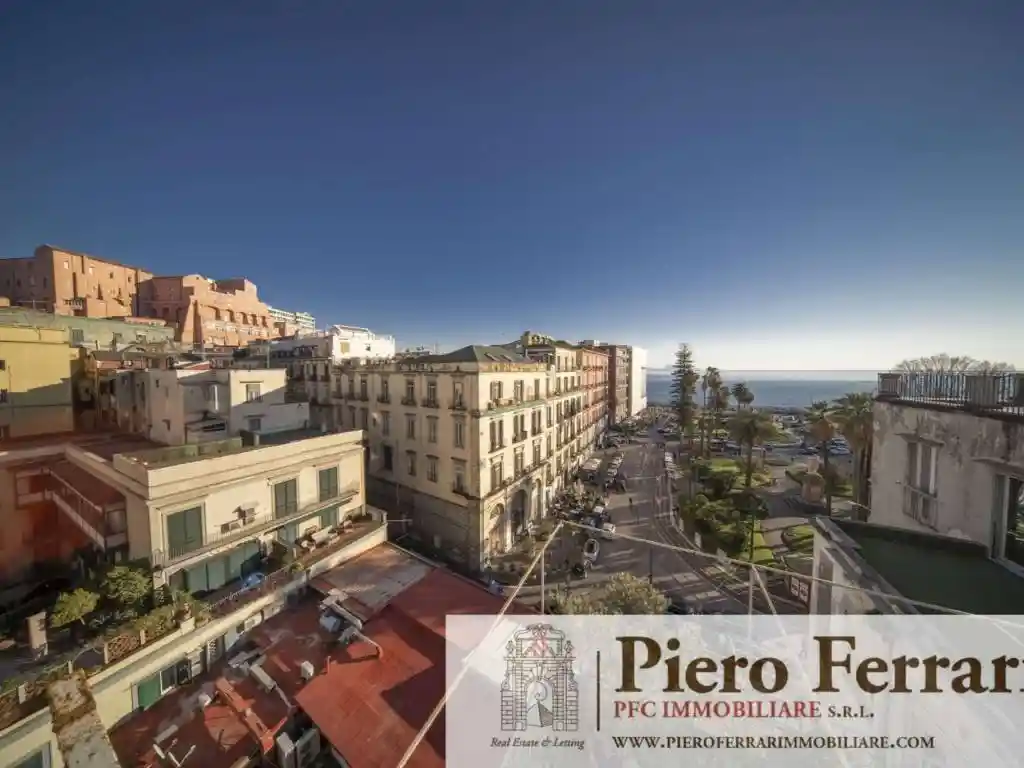 Appartamento in vendita a Napoli