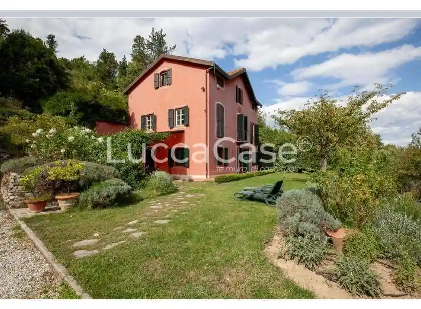Villa in vendita a Lucca