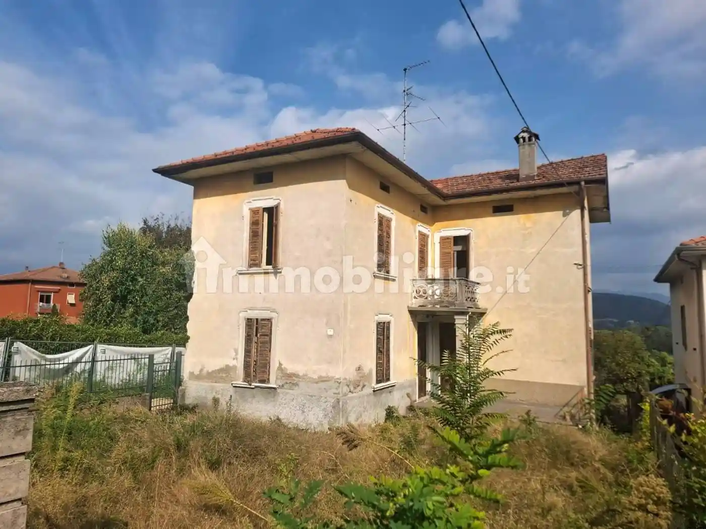 Villa in vendita a Faloppio