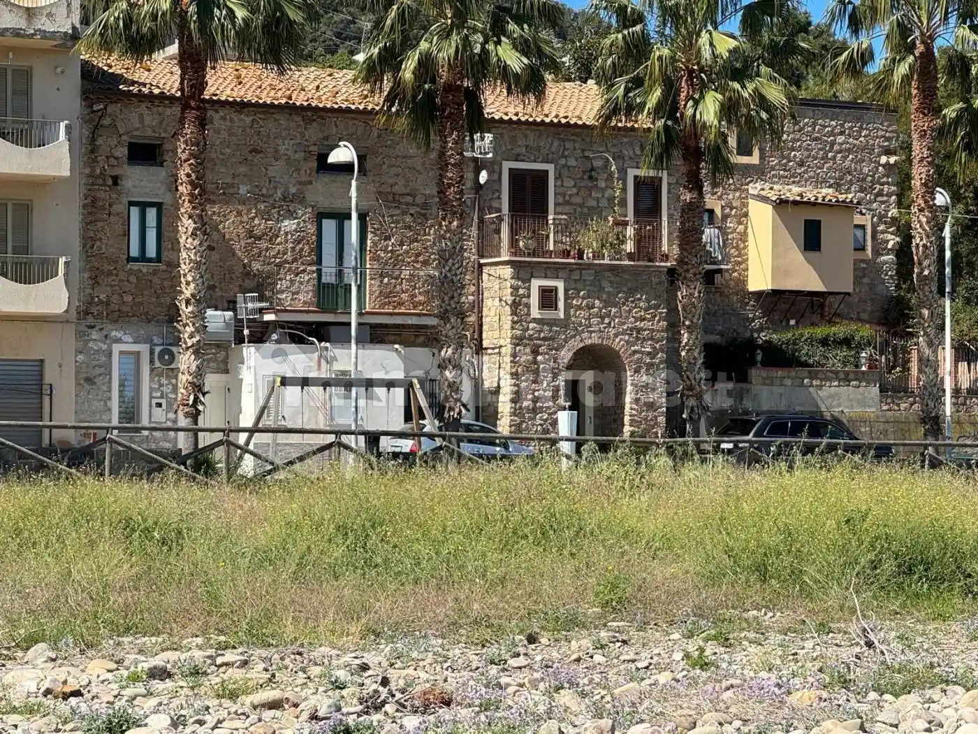 Palazzo - Edificio in vendita a Caronia