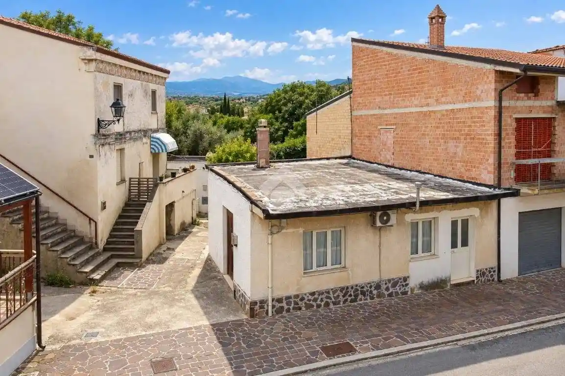 Casa indipendente in vendita a Canosa Sannita