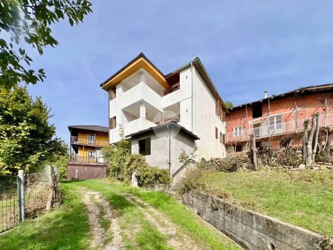 Casa indipendente in vendita a Viù