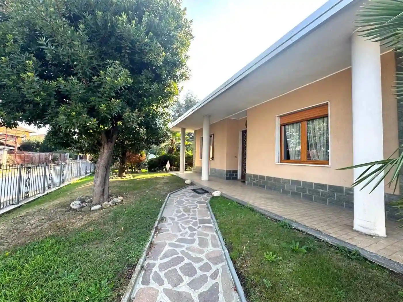 Villa - foto 2