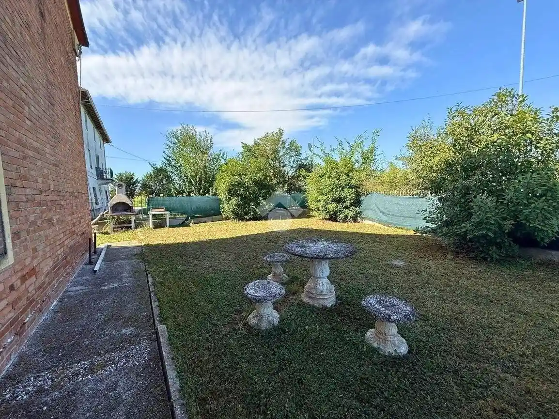 Appartamento in vendita a Sissa Trecasali