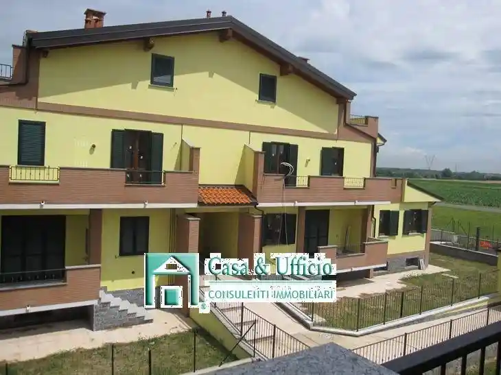 Appartamento in vendita a Vellezzo Bellini