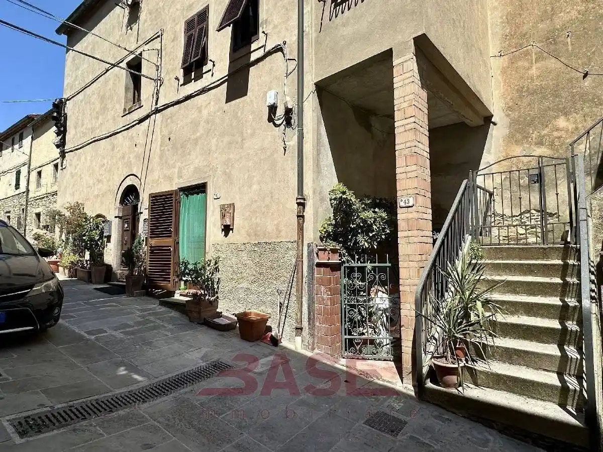Appartamento in vendita a Sassetta
