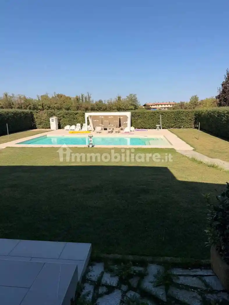 Villa in vendita a Piacenza