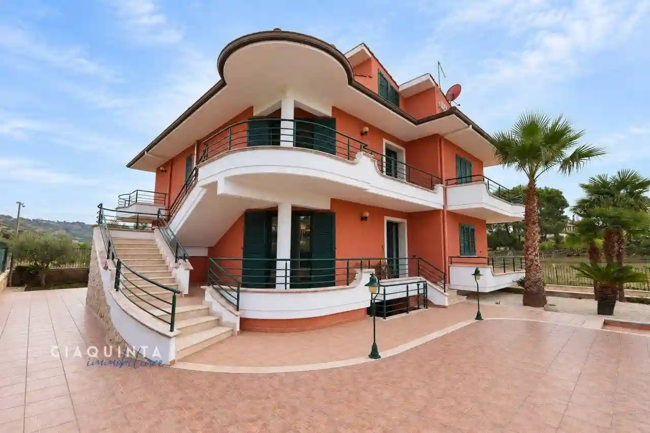 Villa - foto 2