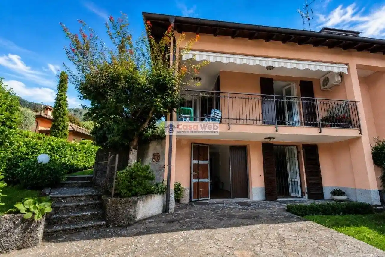 Villa in vendita a Castelveccana