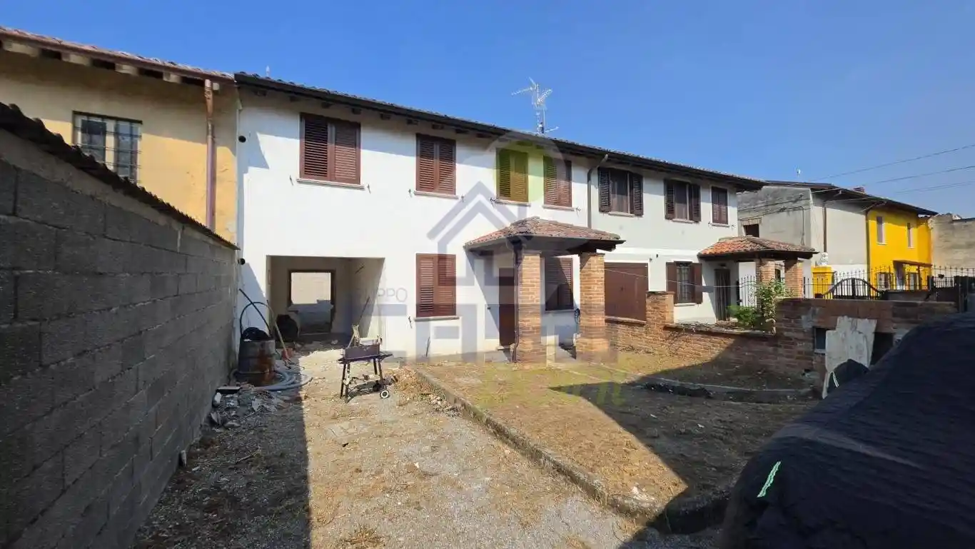Casa indipendente in vendita a Grumello Cremonese ed Uniti