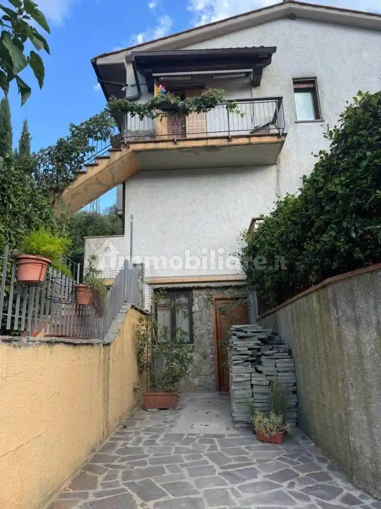 Appartamento in vendita a Rufina
