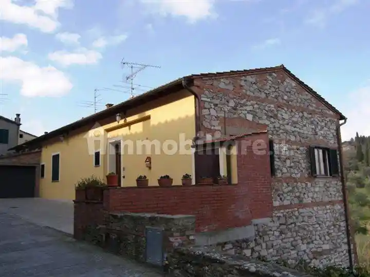 Casa indipendente in vendita a Sinalunga