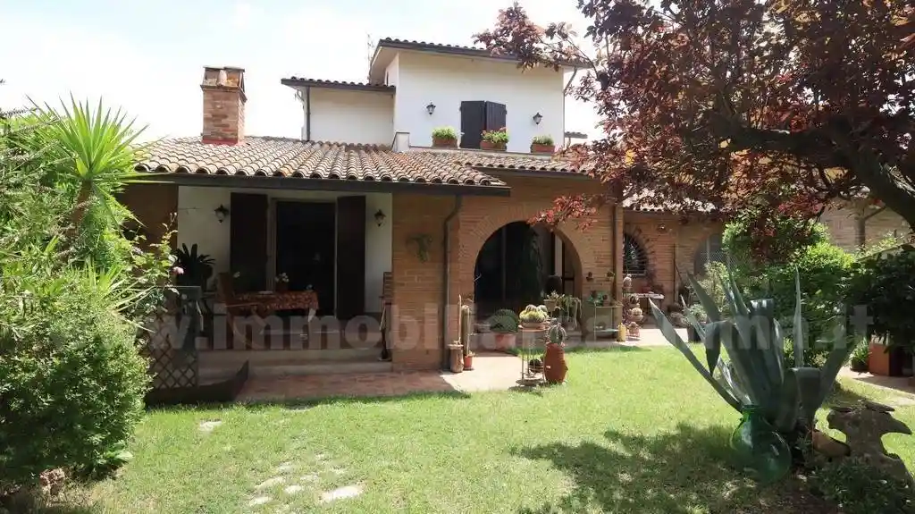 Villa in vendita a Chiusi