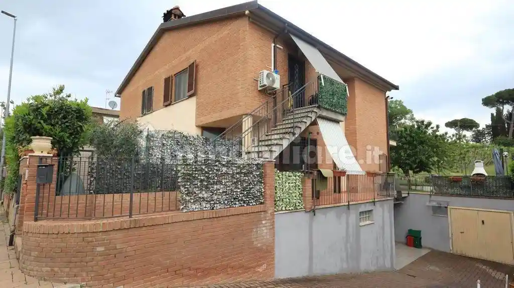 Appartamento in vendita a Sinalunga