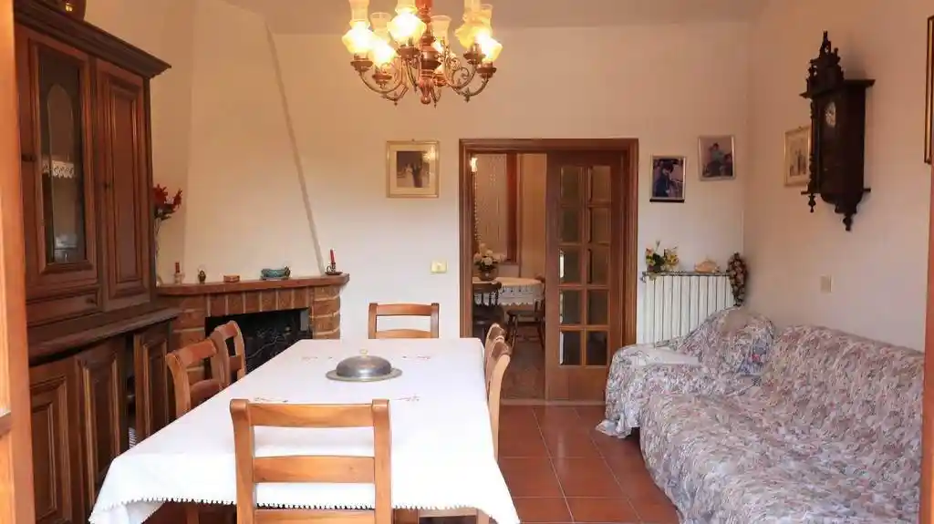 Casa indipendente in vendita a Sinalunga
