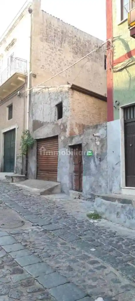 Casa indipendente in vendita a Biancavilla