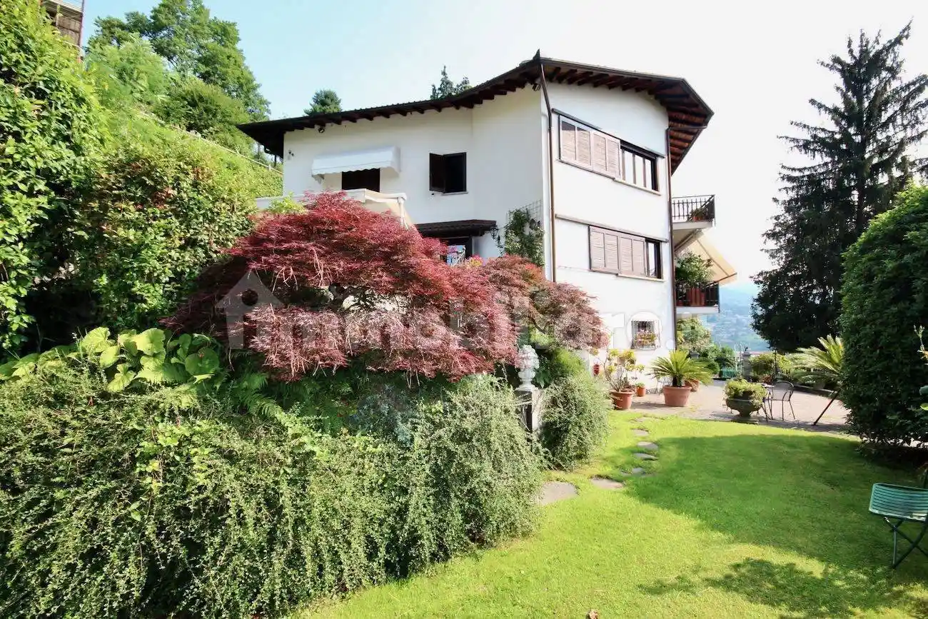 Villa in vendita a Verbania