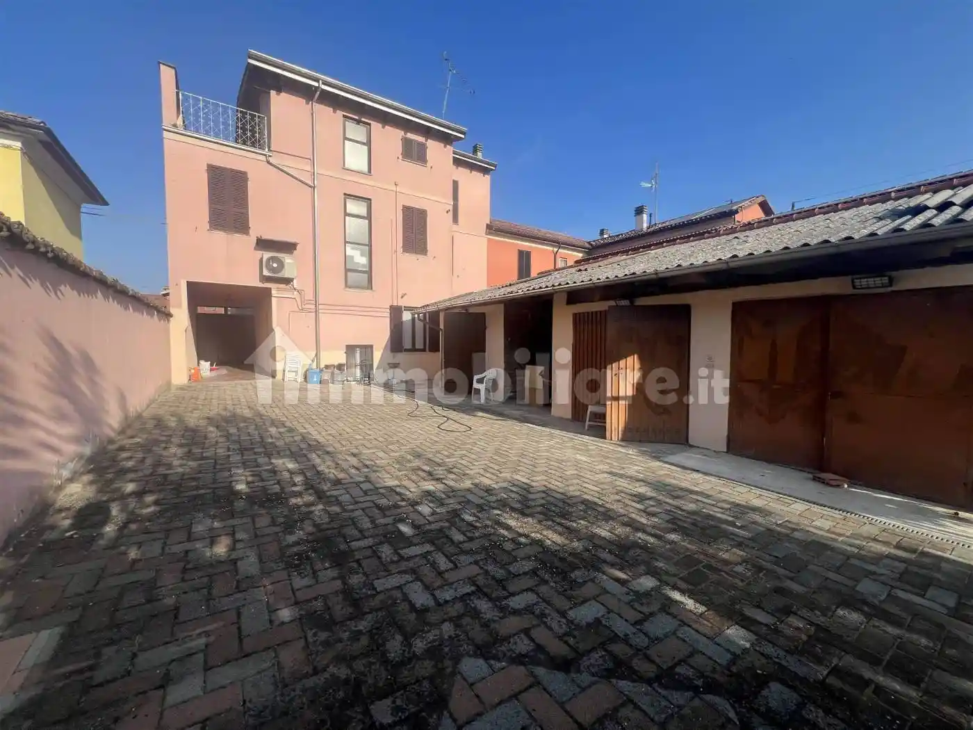 Casa indipendente in vendita a Piacenza