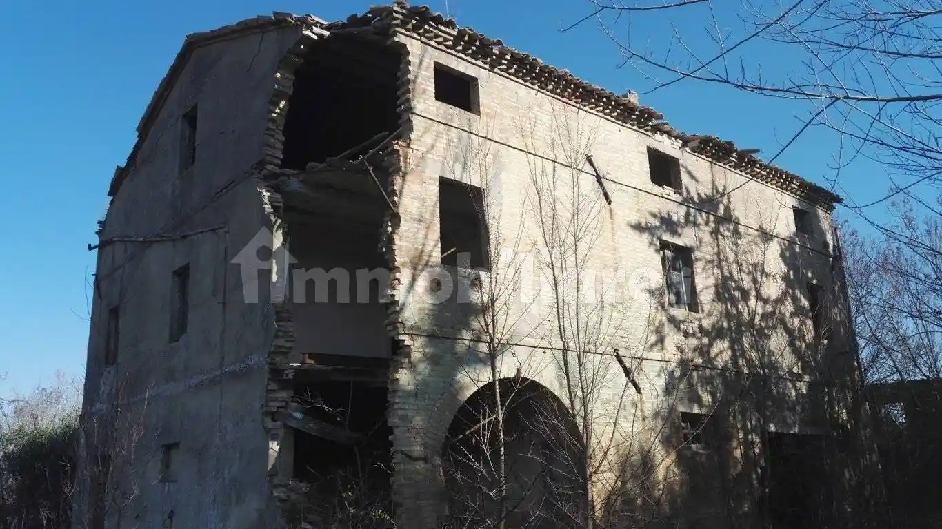 Rustico - Casale in vendita a Cingoli