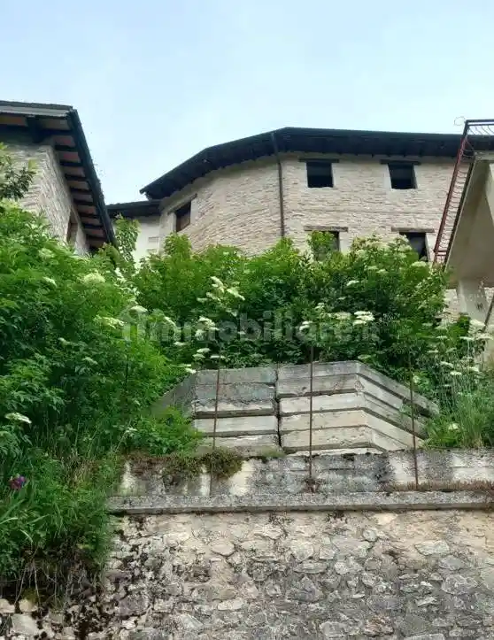 Villetta a schiera in vendita a Preci