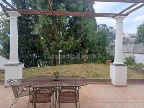 Appartamento in vendita a Capri