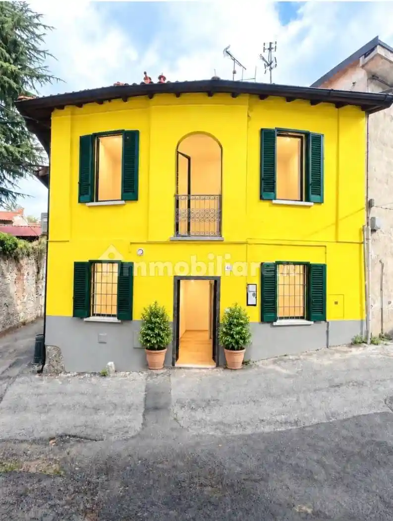 Casa indipendente in vendita a Verano Brianza