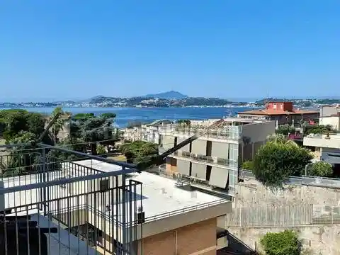 Appartamento in vendita a Pozzuoli