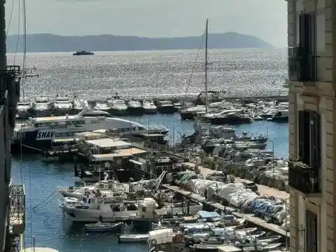 Appartamento in affitto a Napoli
