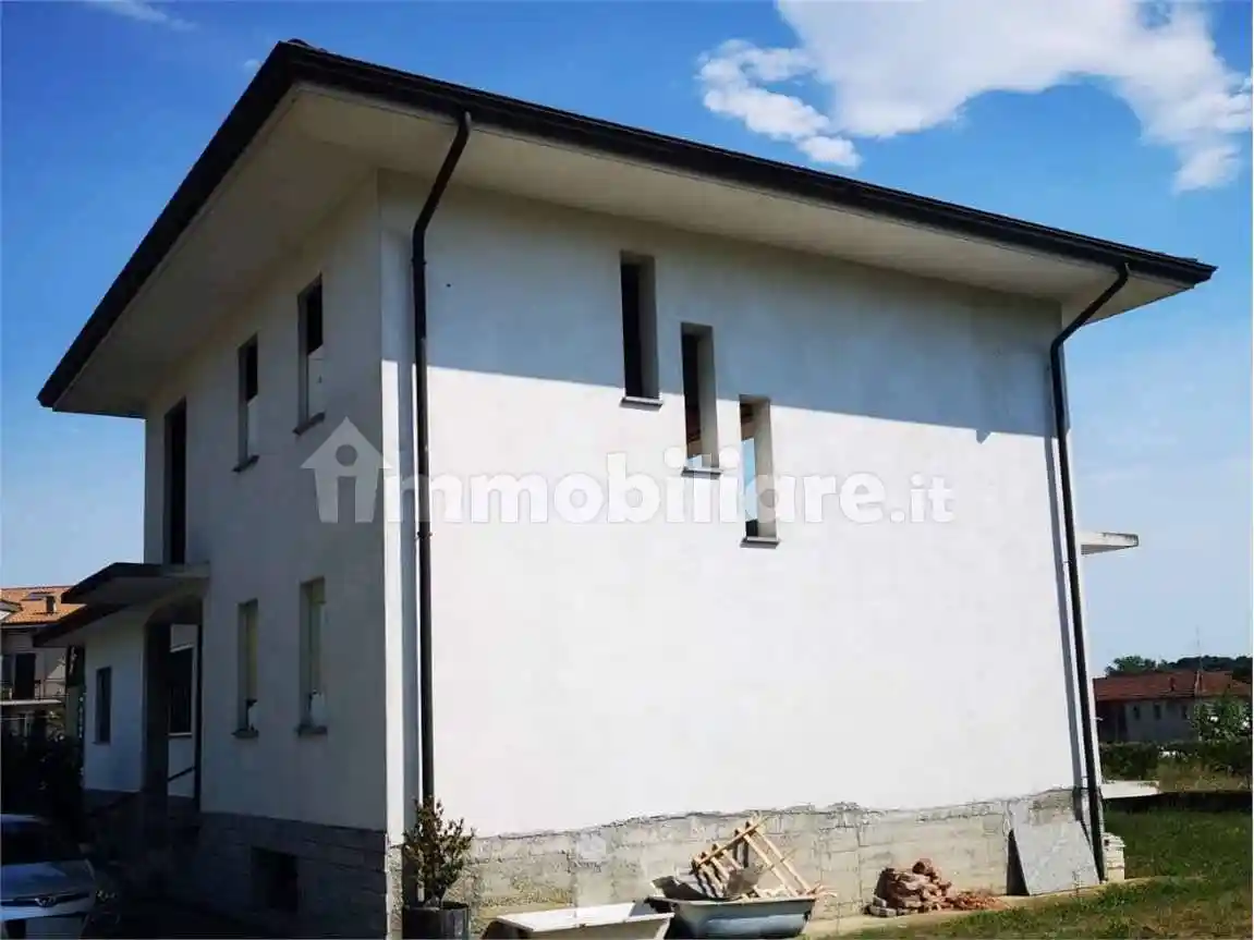 Casa indipendente in vendita a Gattico-Veruno