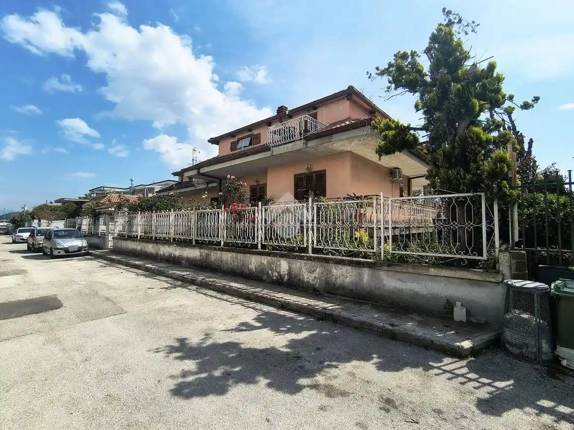 Villa in vendita a Pomigliano d'Arco