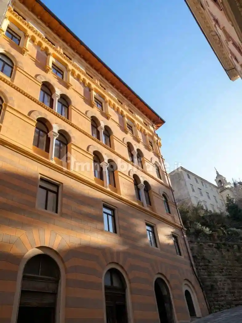Appartamento in vendita a Trieste