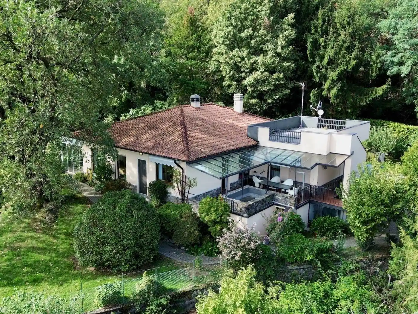 Villa in vendita a Pianello del Lario