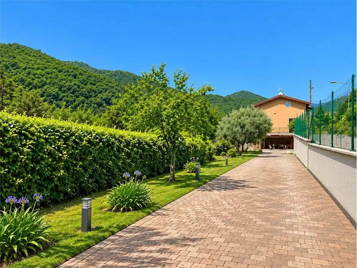 Villa in vendita a Roè Volciano