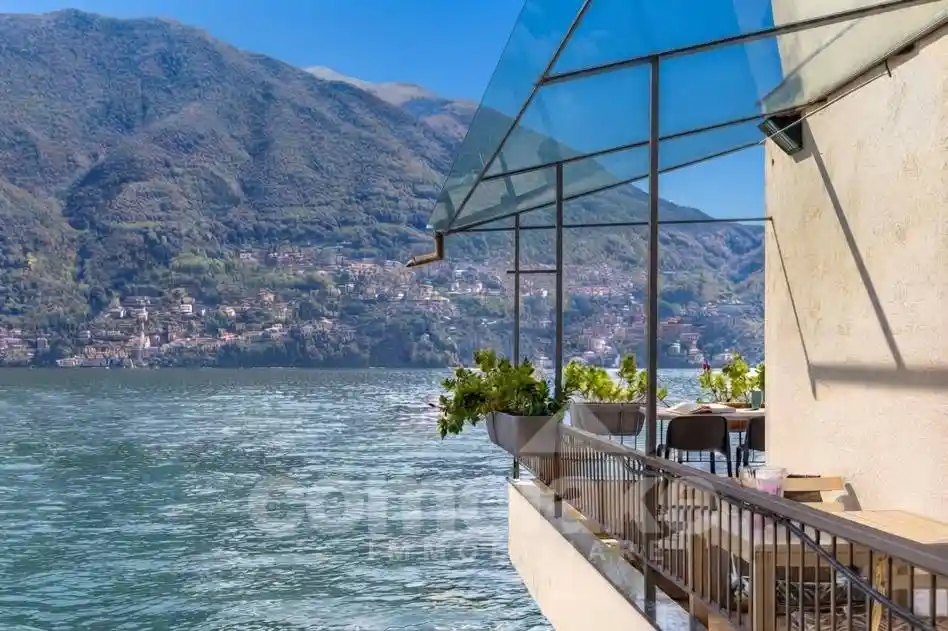 Appartamento in vendita a Laglio