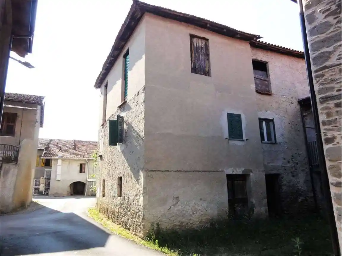 Casa indipendente in vendita a Piana Crixia