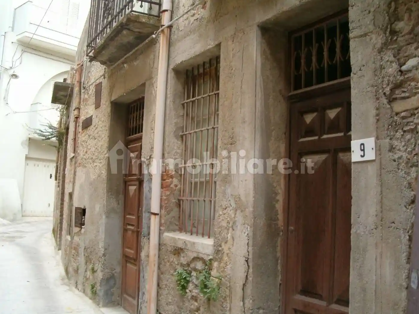 Palazzo - Edificio in vendita a Saponara
