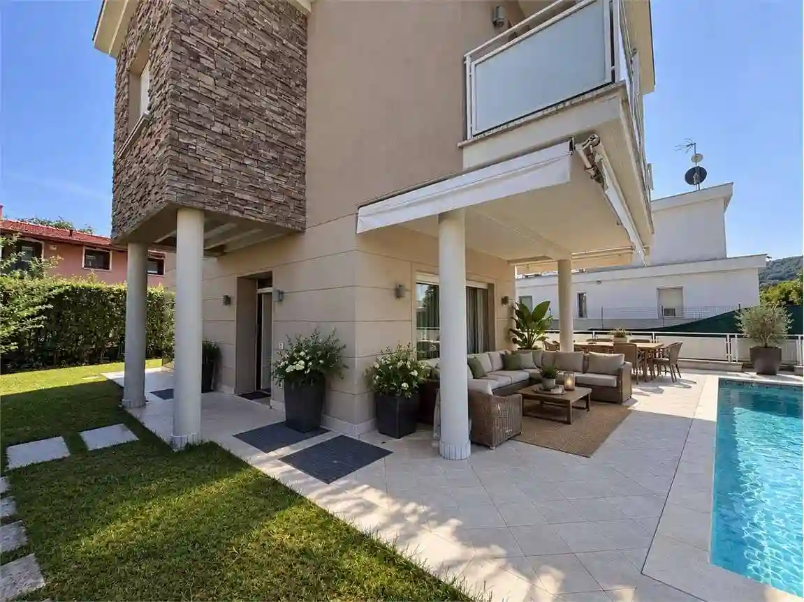 Villa - foto 2