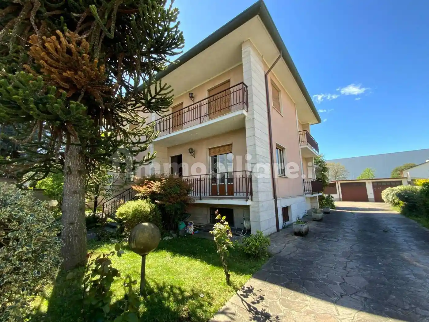 Villa in vendita a Parabiago