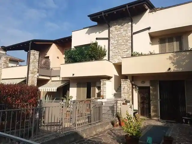 Appartamento in vendita a Capriate San Gervasio