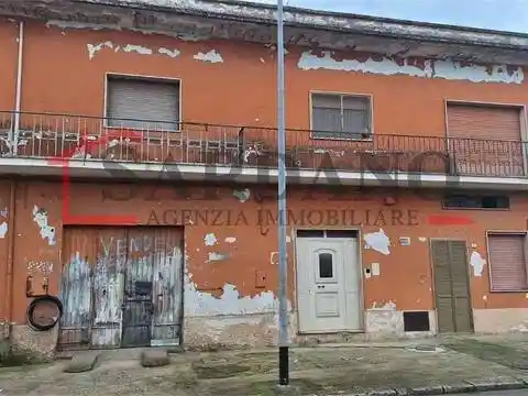 Palazzo - Edificio in vendita a Cellino San Marco
