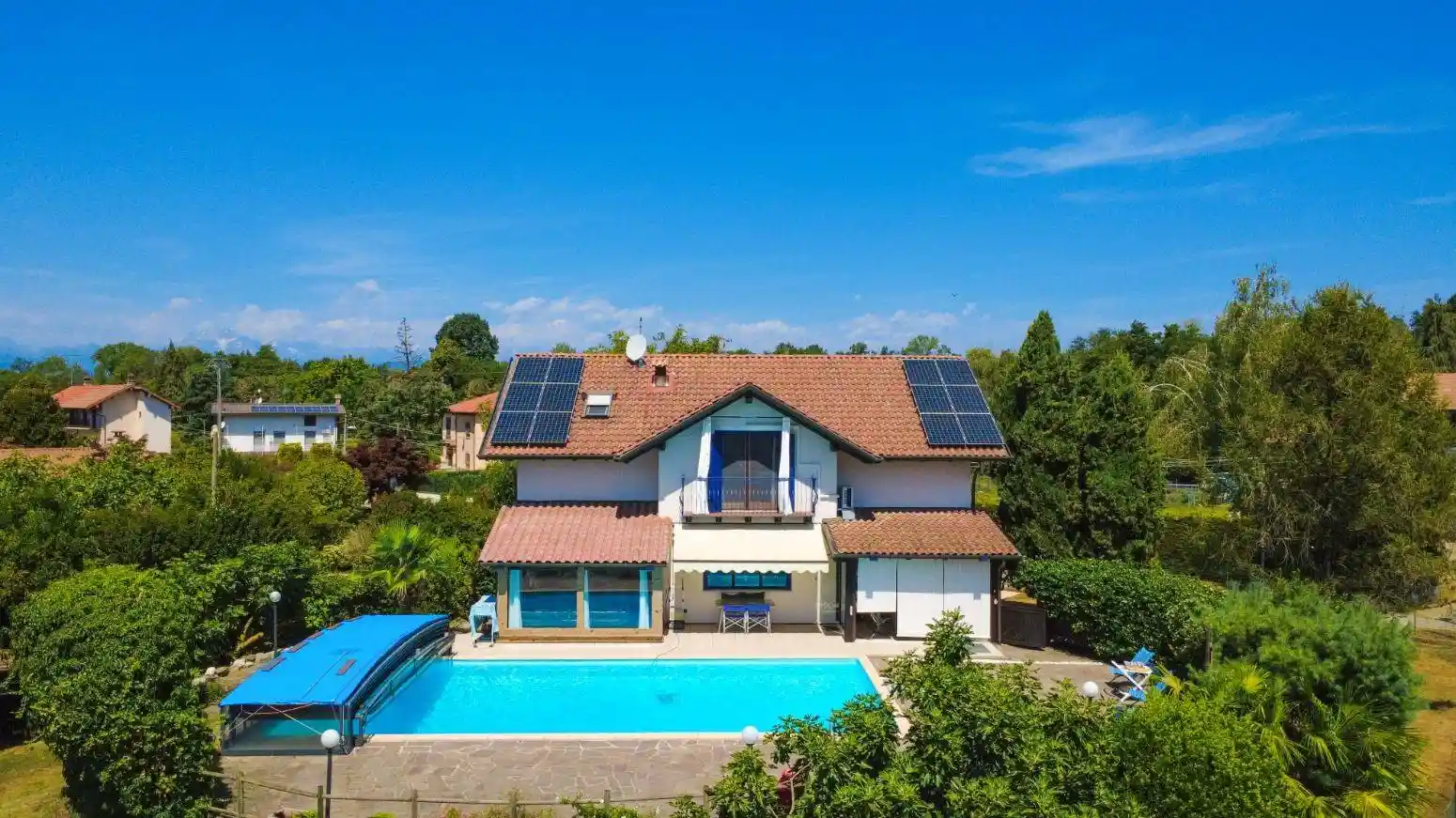 Villa in vendita a Agrate Conturbia