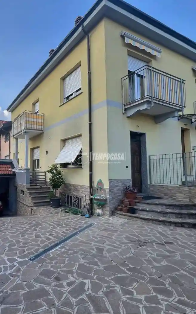 Appartamento in vendita a Lomazzo
