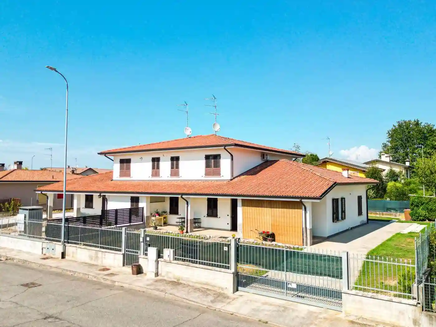 Villa - foto 2