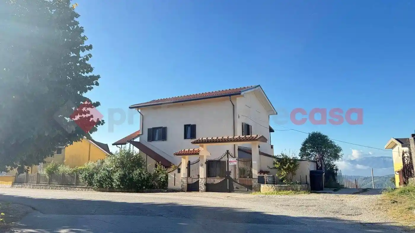 Villa in vendita a Torre Cajetani