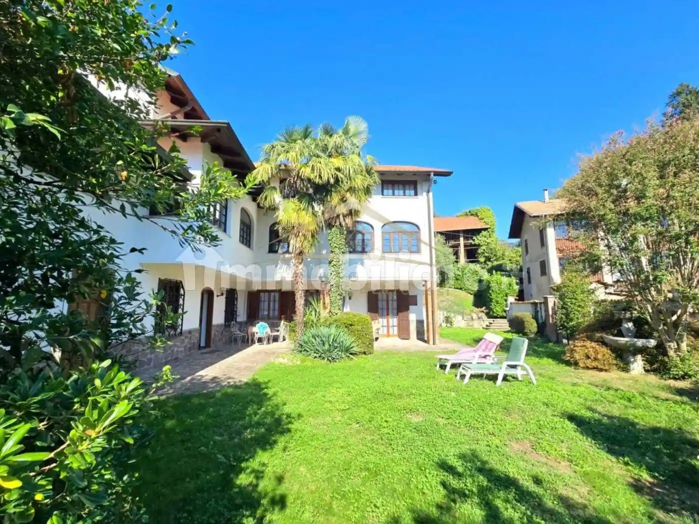 Villa in vendita a Borgosesia