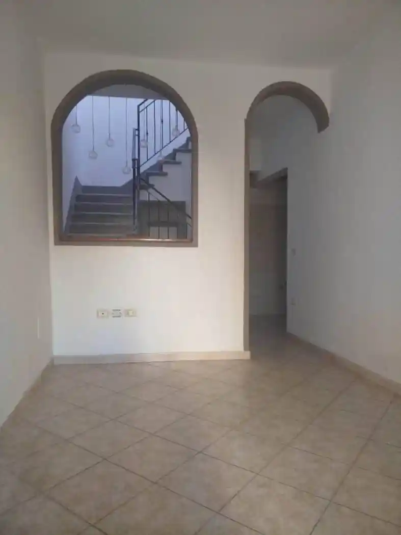 Casa indipendente in affitto a Pisa