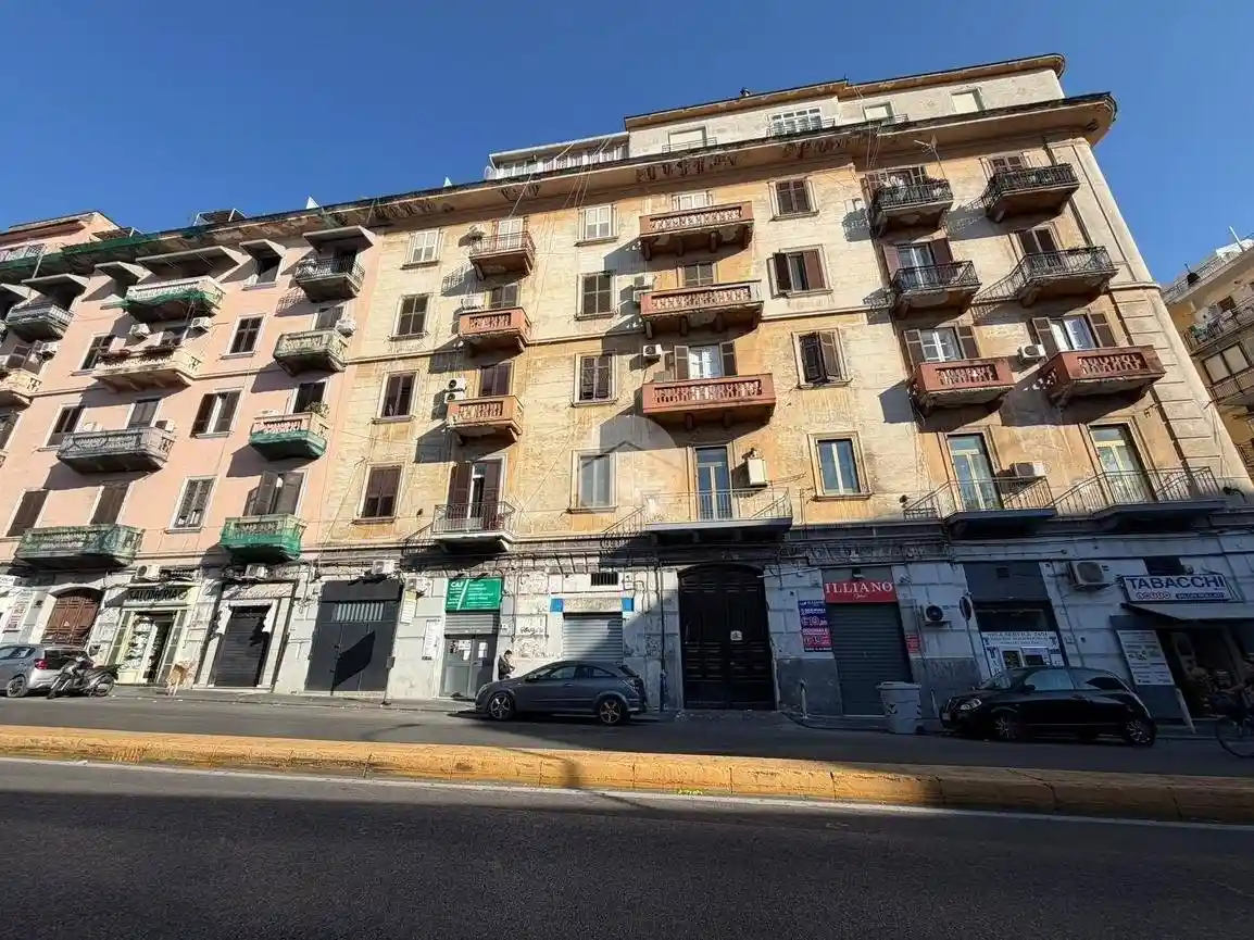 Appartamento in vendita a Napoli